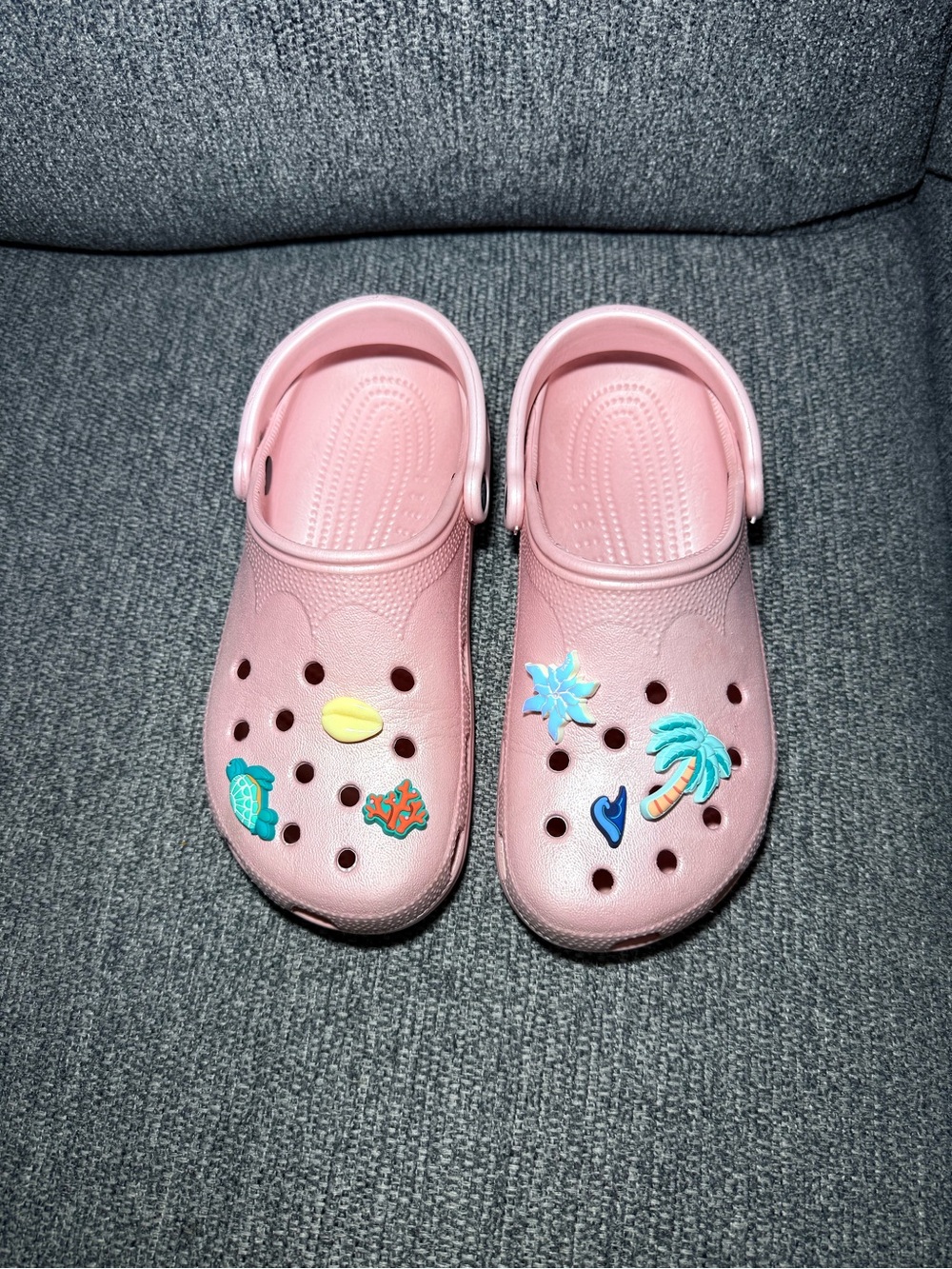 Crocs Classic Clogs Blossom Pink shimmer size W 8-9/ M 6-7 with 6 Jibbitz